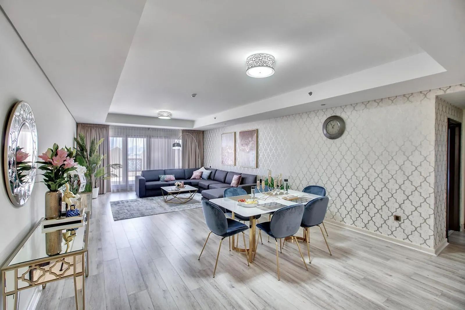 Luxury Apartments At Balqis Residence Dubai