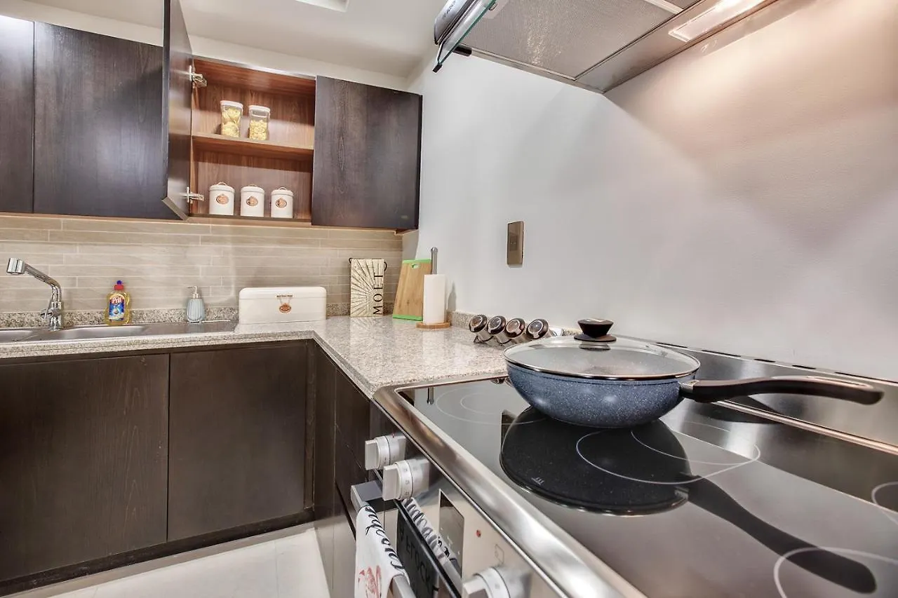 Luxury Apartments At Balqis Residence Dubai